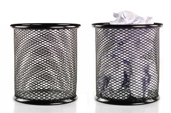 Trash can full of paper — Stock Photo, Image