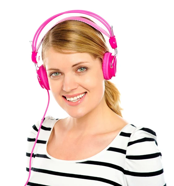 Attraktiv glad kvinna njuter musik — Stockfoto