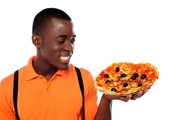 Эй, давай насладимся вкусной пиццей — стоковое фото