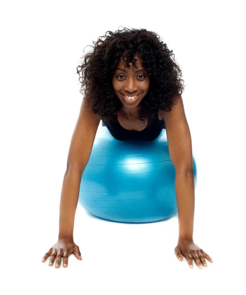 Fit african woman exercising — Stock Photo, Image