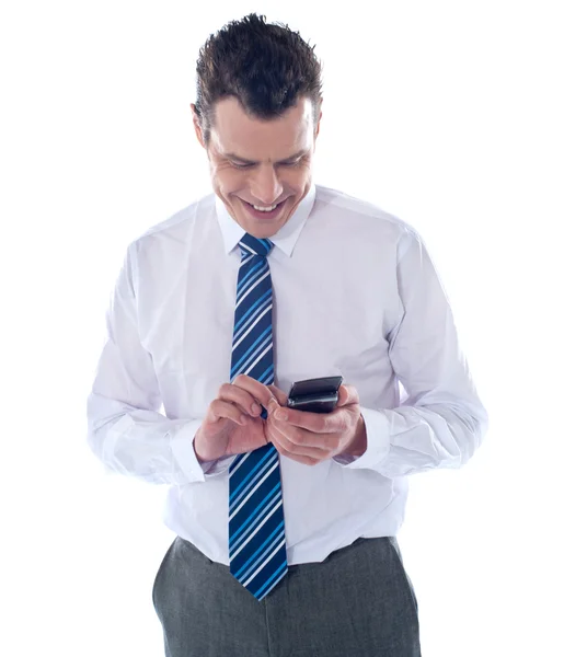 Executive Business, czytanie SMS — Zdjęcie stockowe