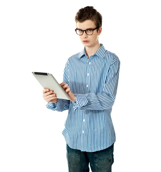 Jongen bedrijf elektronische Tablet PC — Stockfoto