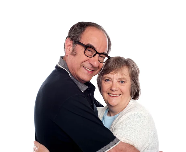 Para piękny miłość starszy przytulanie — Zdjęcie stockowe