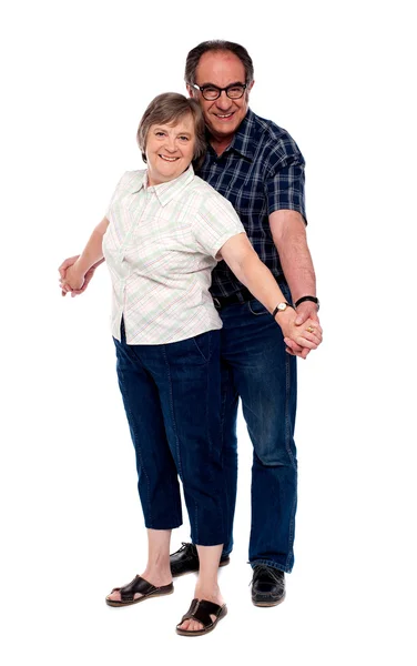 Starszy para zakochanych. pozowanie w stylu — Zdjęcie stockowe