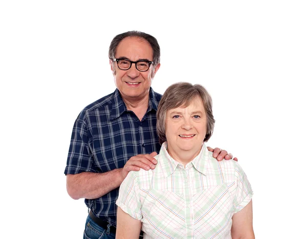 Szczęśliwa para sympatyczny starszy, stwarzające — Zdjęcie stockowe