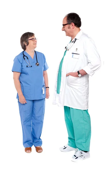 Zespół dwóch lekarzy starszy szczęśliwy — Zdjęcie stockowe