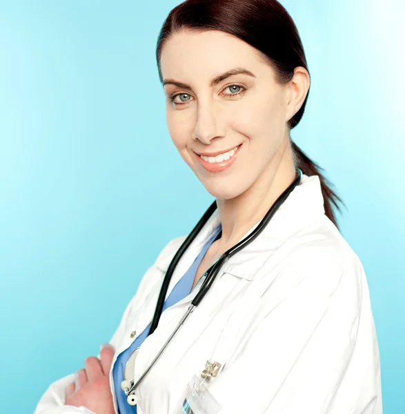 Zbliżenie portret uroczy kobiece kobieta lekarz — Zdjęcie stockowe