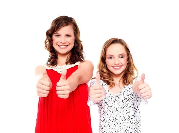 Two friends gesturing thumbs up — Stock Photo, Image