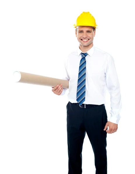 Succesvolle mannelijke bouwer houden blauwdrukken — Stockfoto