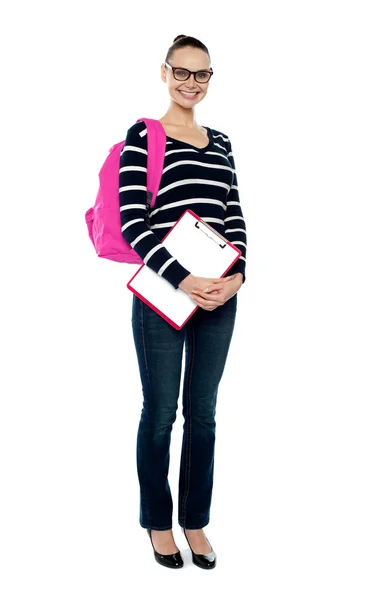 Porträt einer Studentin in voller Länge — Stockfoto