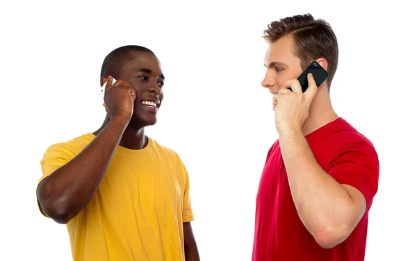 Cool guys communicating, looking at each other — Stock Photo, Image