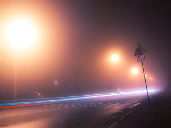 霧の夜のキエフ — ストック写真