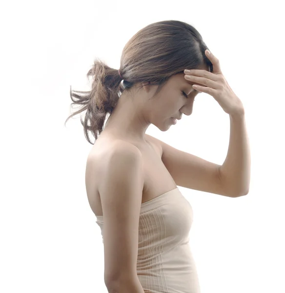 Mulher asiática com enxaquecas sintoma de dor de cabeça — Fotografia de Stock