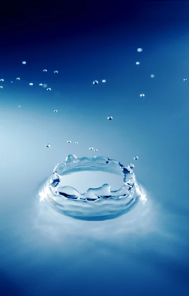 Μπλε ψεκασμό νερού — Φωτογραφία Αρχείου