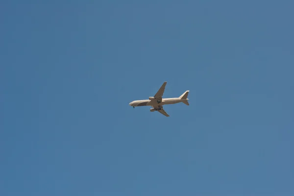 Het vliegtuig — Stockfoto