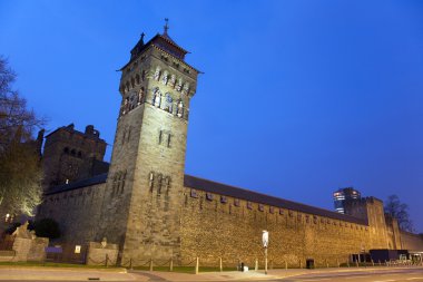 Geceleri Cardiff castle