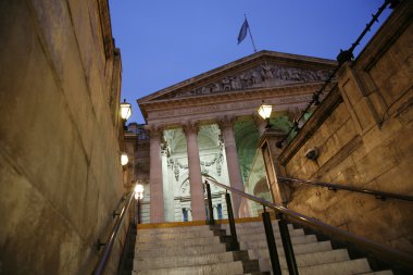 Royal exchange