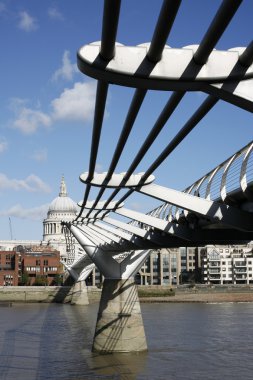 St paul's Katedrali ve millennium Köprüsü