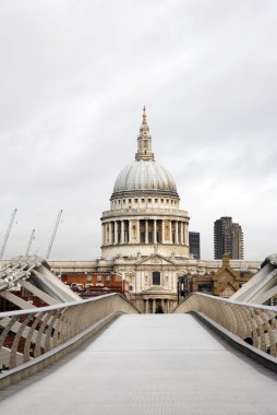 St paul's Katedrali ve millennium Köprüsü