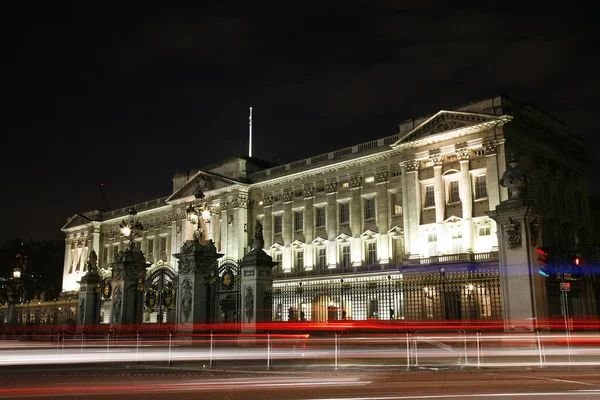 Buckingham-palota, az éjszakai — Stock Fotó