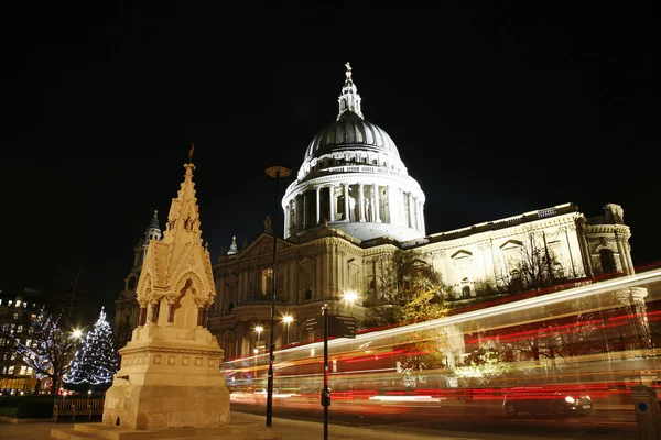 St Paul's Cathedral på natten — Stockfoto