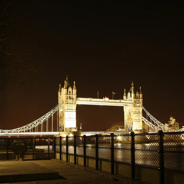 Puente de la Torre por la noche — Foto de Stock