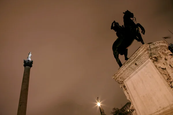 Colonna di Nelson e statua di Carlo I — Foto Stock