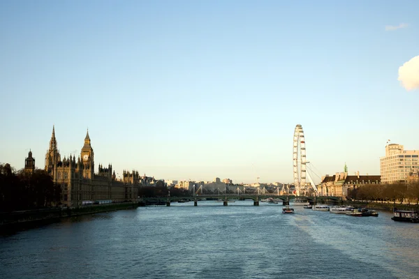 Londyn krajobraz westminster i london eye — Zdjęcie stockowe