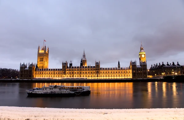 Neve coberto Westminster à noite — Fotografia de Stock