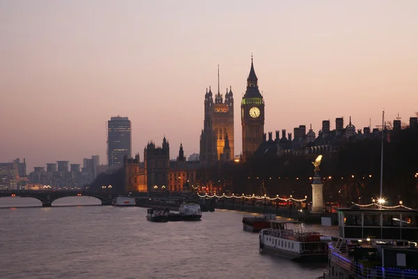 Westminsterský palác za soumraku — Stock fotografie