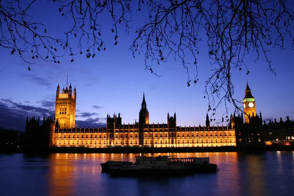 Westminster alacakaranlıkta — Stok fotoğraf
