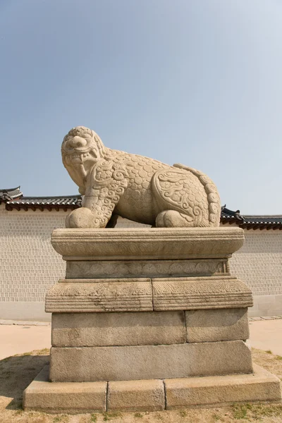 The Guard Lion of Palace — Stock Photo, Image