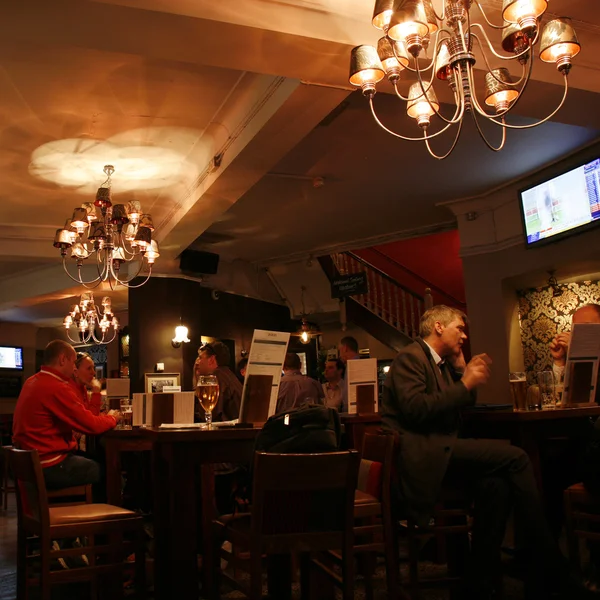 Inside view of a english pub — Stock Photo, Image
