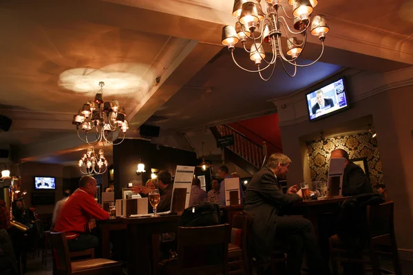 Vista interior de un pub inglés — Foto de Stock