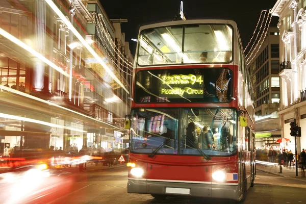 Çift katlı otobüs gece — Stok fotoğraf