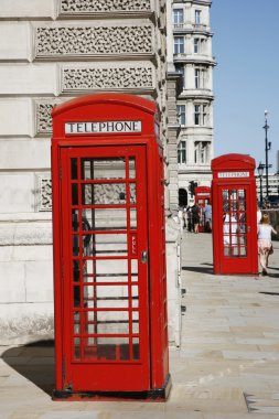 Londra kırmızı telefon kulübesi