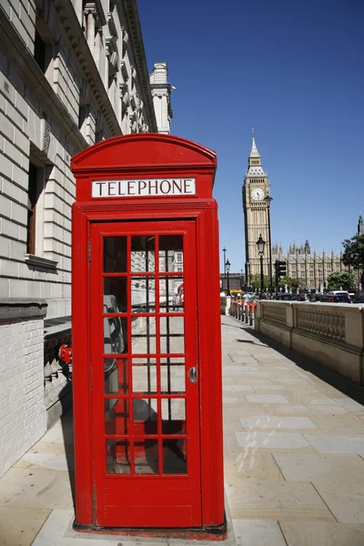 ビッグ ベンと赤い電話ボックス — ストック写真