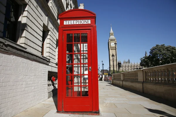 Big Ben és a piros telefonfülke — Stock Fotó