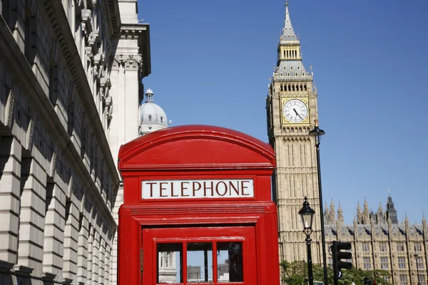 Big Ben és a piros telefonfülke — Stock Fotó