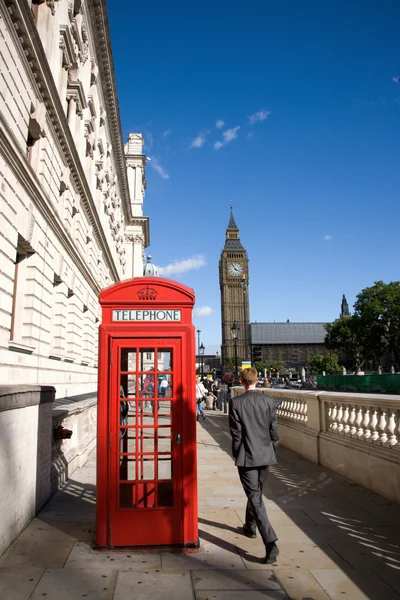 Big Ben y cabina telefónica roja —  Fotos de Stock