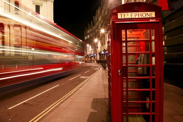 Cabina telefónica roja — Foto de Stock