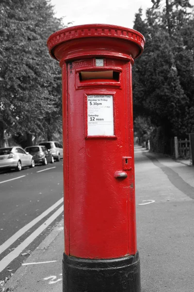 Caixa de correio vermelho — Fotografia de Stock