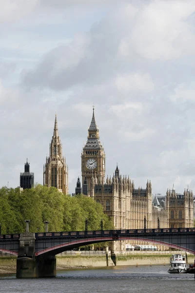 Panoramę Londynu, Pałac westminster, big Bena i Środkowej wieży — Zdjęcie stockowe