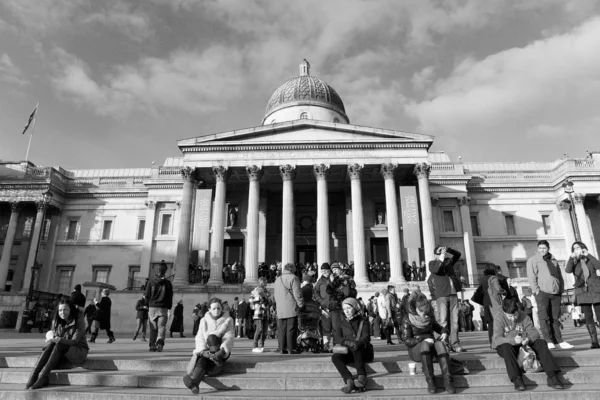 Crowds outsite of National Gallery — Stock Photo, Image