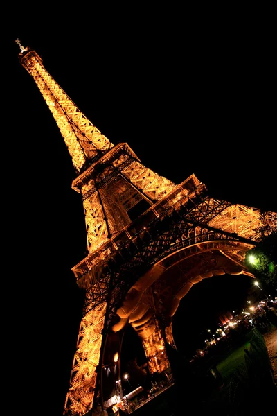 Torre Eiffel por la noche —  Fotos de Stock