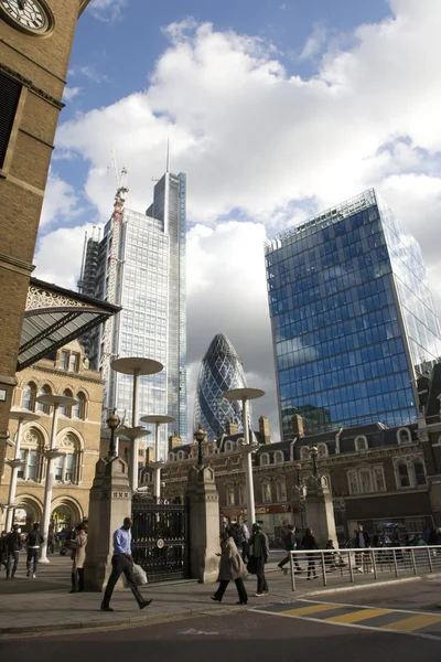 30 St Mary Axe, Gherkin and Heron Tower — Stock Photo, Image
