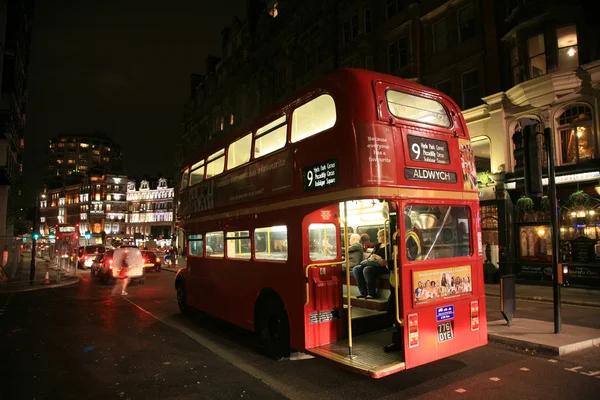 런던 루트 마스터 버스 — 스톡 사진