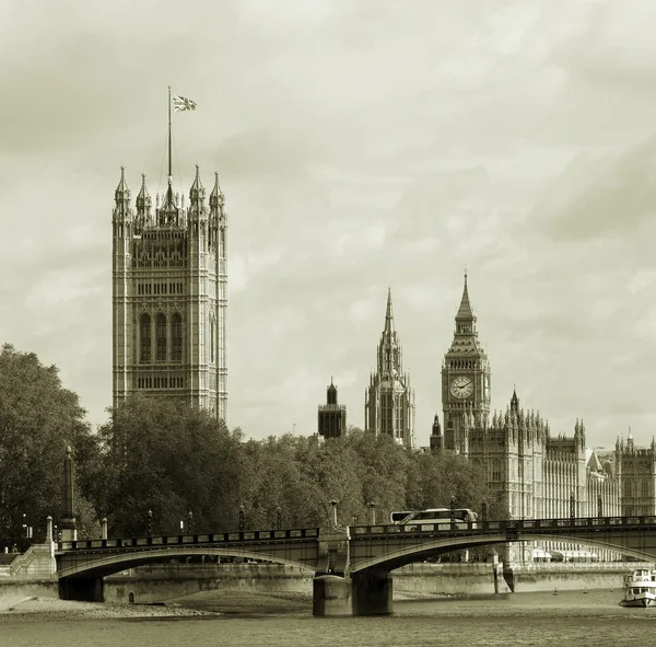 Panoramę Londynu, Pałac westminster, big Bena i victoria tower — Zdjęcie stockowe