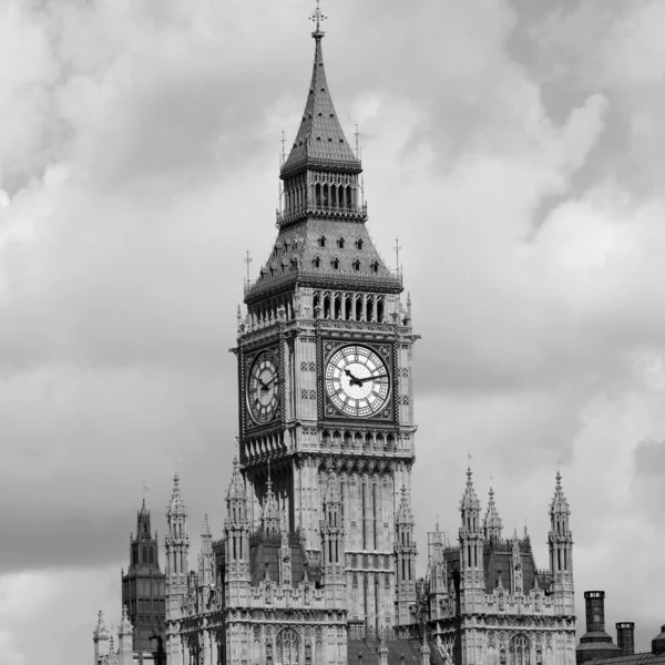 Big Ben seen from South Bank — Stock Photo, Image