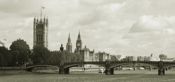 Horizonte de Londres, Palácio Westminster, Big Ben e Victoria Tower Imagens De Bancos De Imagens